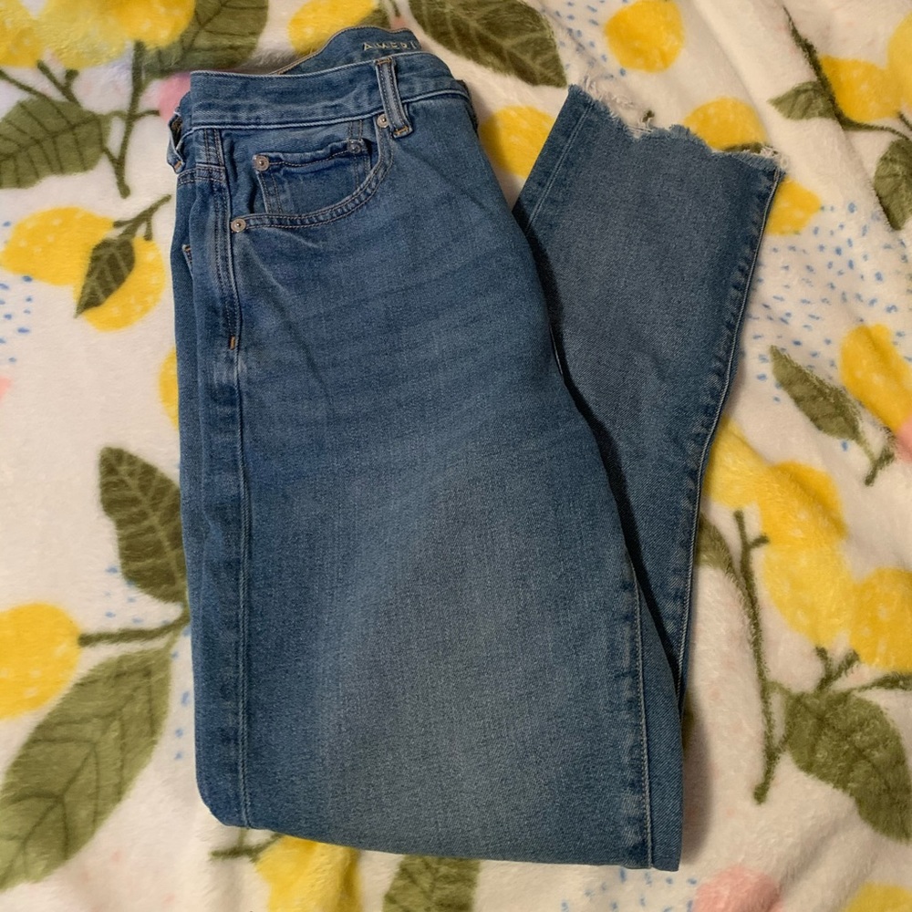 American Eagle Mom Jeans Size 6